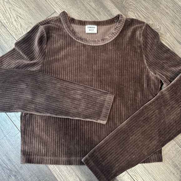 Sunday Best | Suri Top - Picture 2 of 8